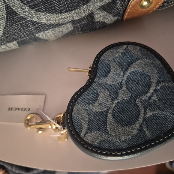 Denim Heart-Accent Women's Bag - Picture 2 of 3